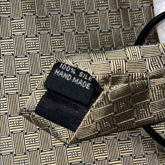 Pierre Cardin Gold and Red Paisley Tie Set - Picture 6 of 9